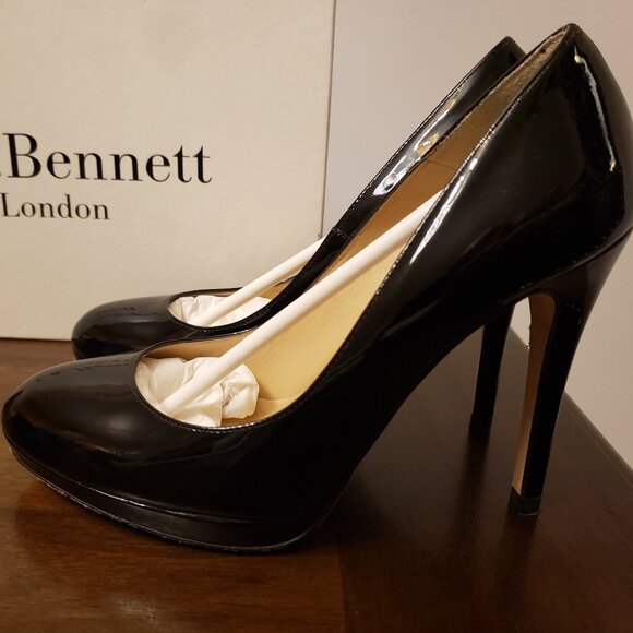 L.K. Bennet Black patent pumps - Picture 1 of 5